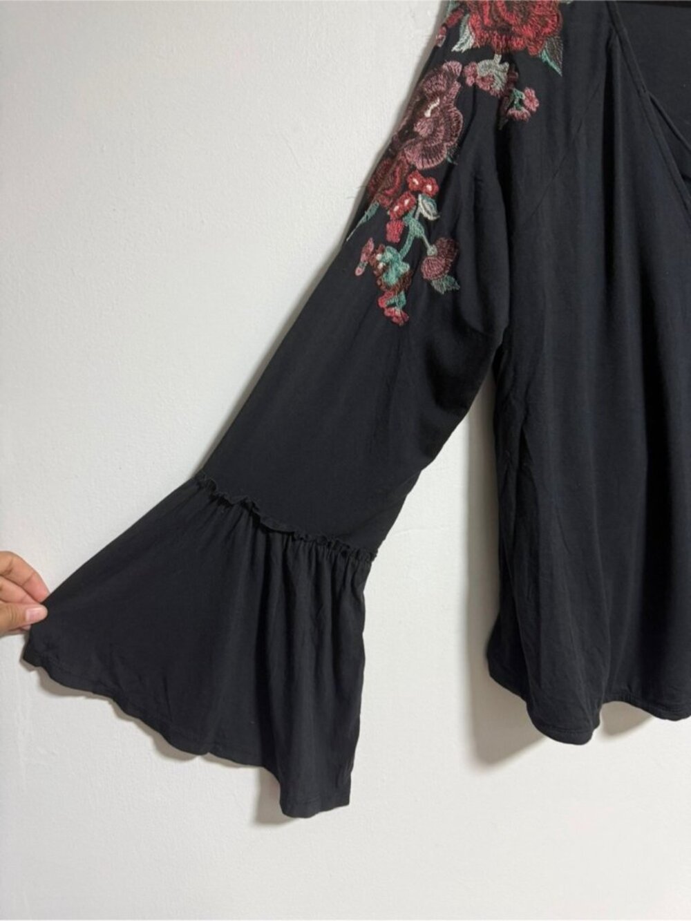 American Eagle Soft & Sexy Embroidered Bell Sleeve Top - XL - Picture 3 of 7